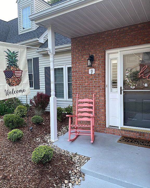 1st image of 1725 W Lakeview Dr Unit 9