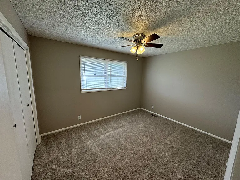 336 N Country Acres Ave — Photo 8