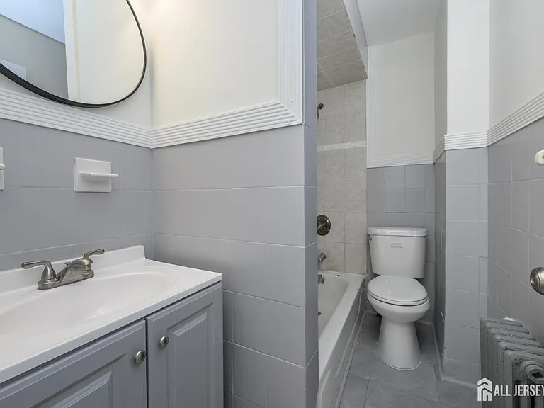 377 Delavan St #2 — Photo 11