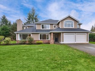 7555 NE Meadowmeer Ln, Bainbridge Island, WA 98110