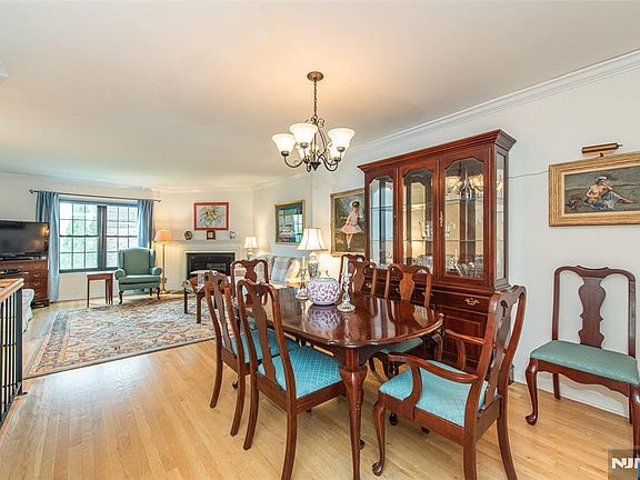 5th image of 181 Long Hill Road