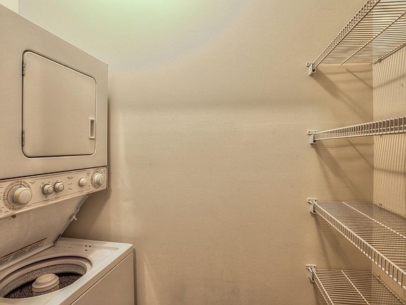 5th image of 7009 Lenox Village Dr #201E