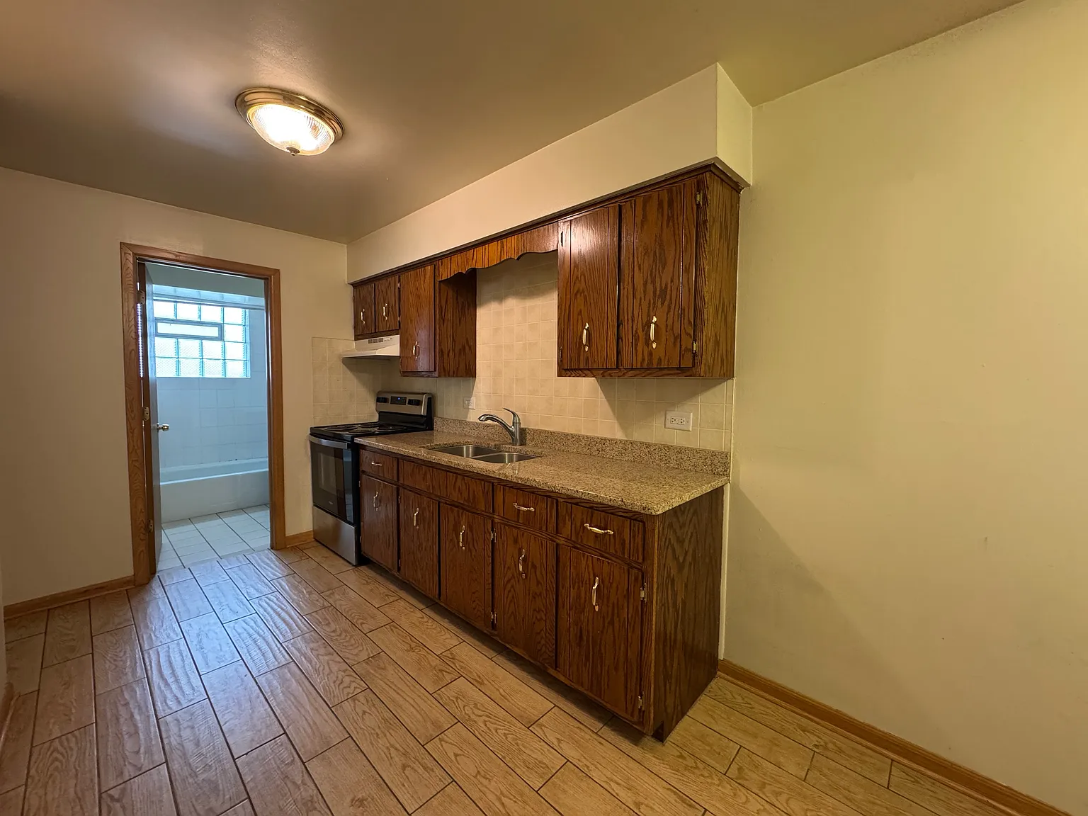 6605 Oak Forest Ave — Photo 2
