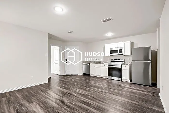 3 bed, 2.0 bath, 980 sqft, $1,099 — Photo 4
