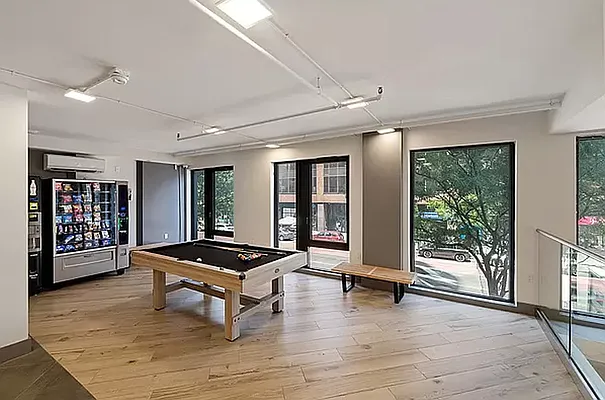 Rented by REAL New York | media 18