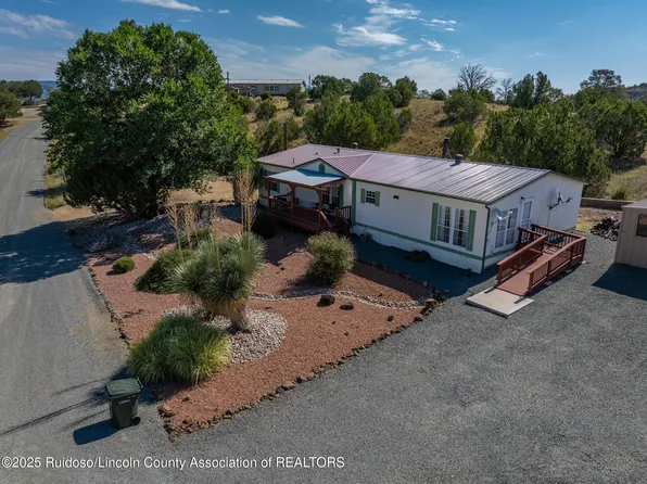 115 Mountain Pass, Capitan, NM 88316