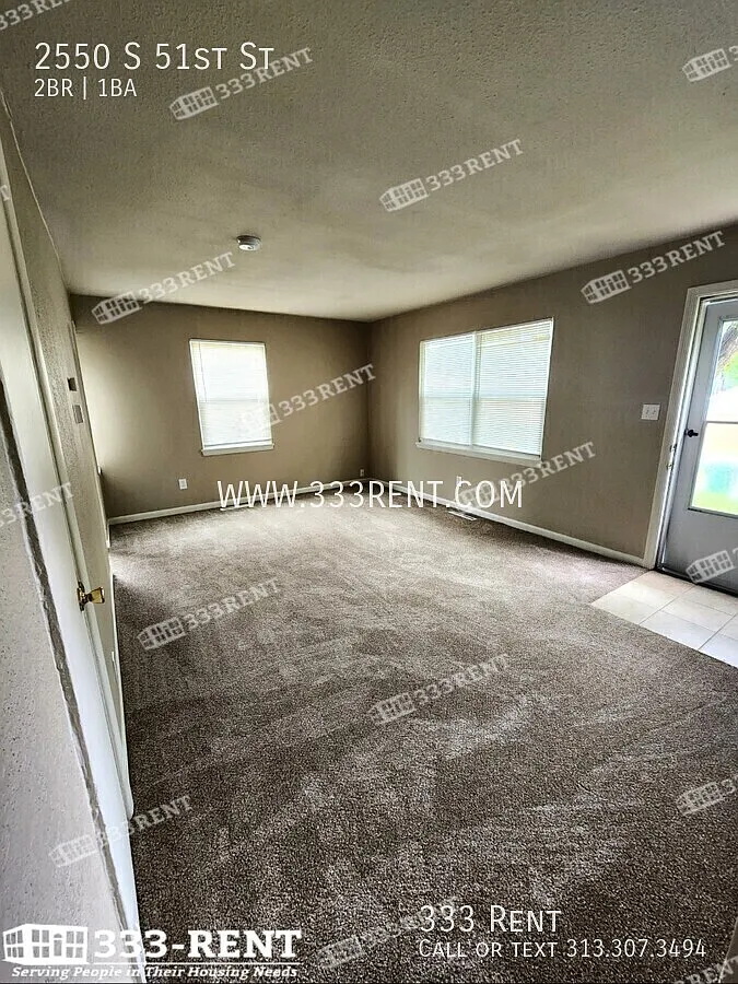 Ranch style house in Kansas City, Kansas near highway access! — Photo 3