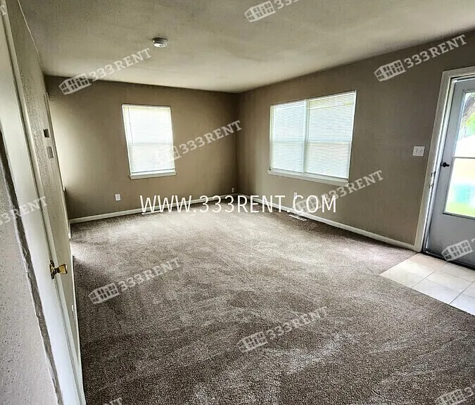 2550 S 51st St — Photo 3