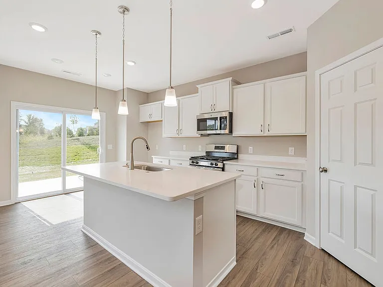 5589 Callaway Dr — Photo 10
