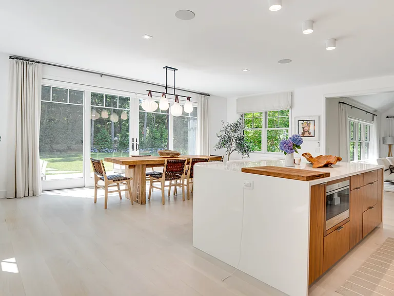 41 Montauk Ave — Photo 15