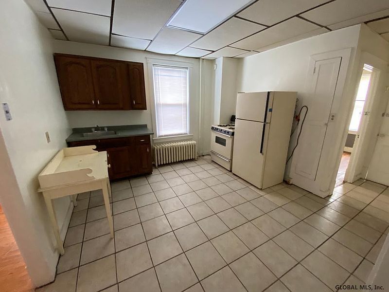 3rd image of 281 2nd Street