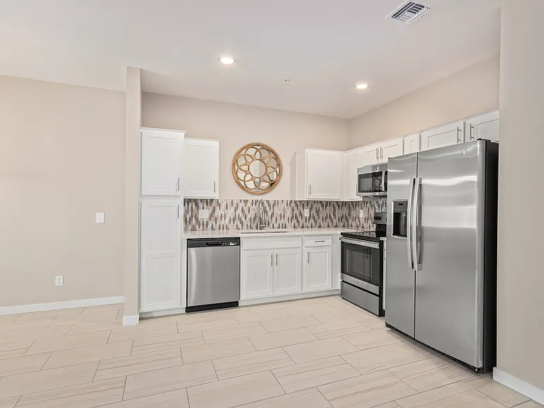 2134 W Harmont Dr — Photo 21