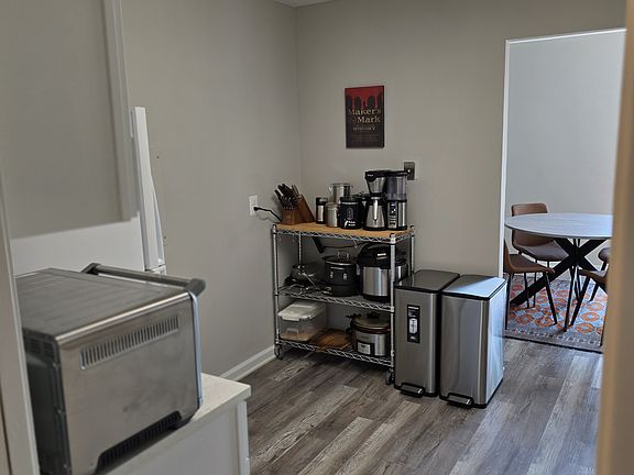 5th image of 2300 Pimmit Dr