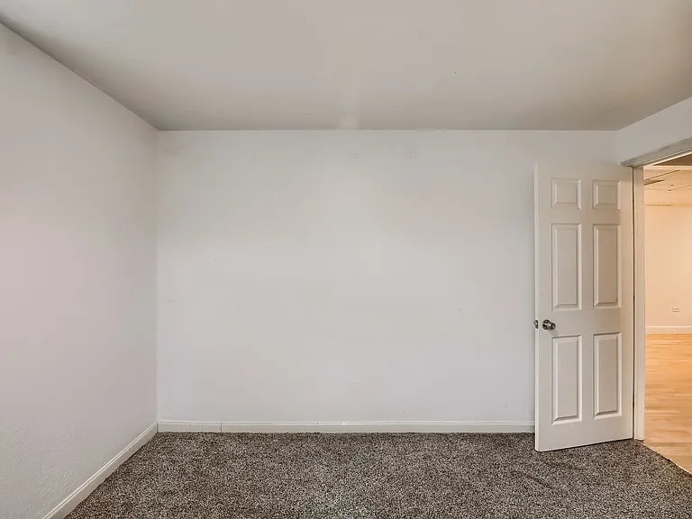 207 Teal St — Photo 18
