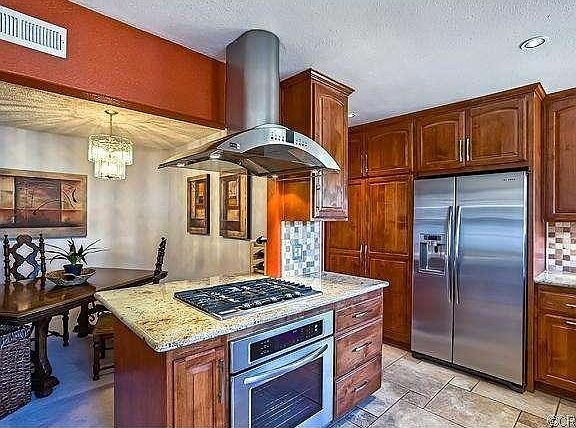 5th image of 15786 Rushford St