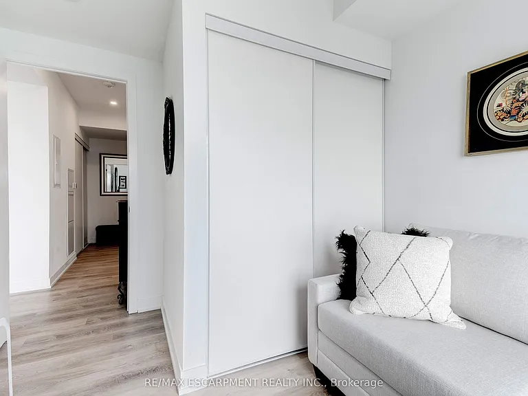 370 Martha St #1707 — Photo 22