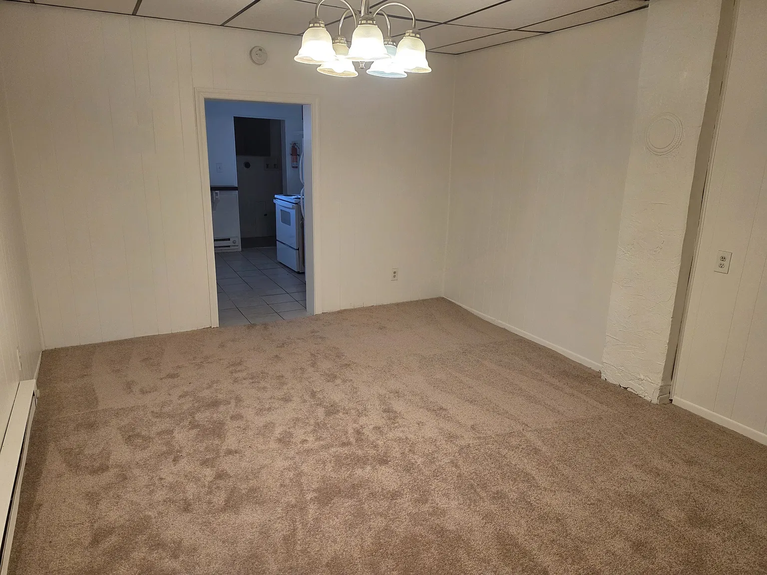 3 bed, 2620 sqft, $950 — Photo 2