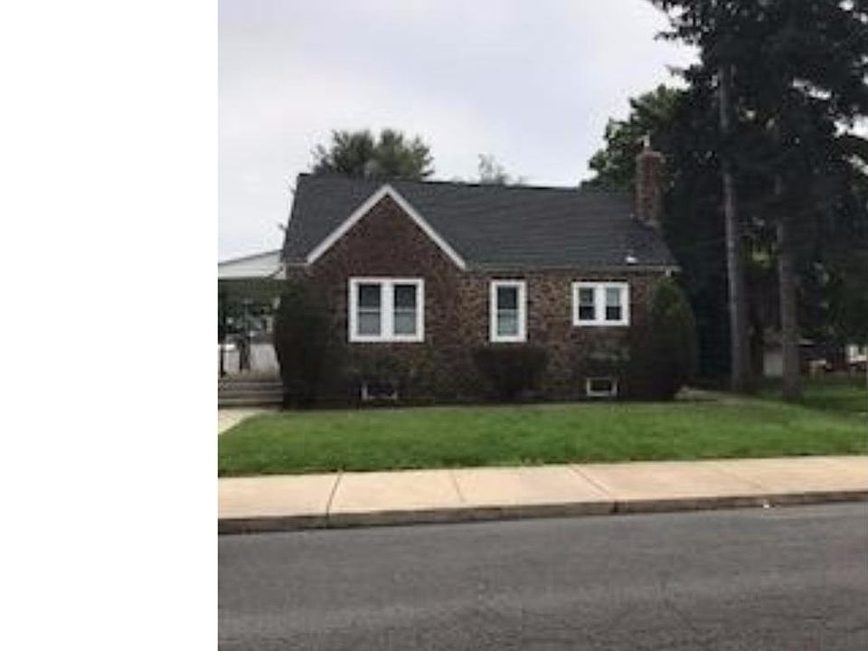 2nd image of 1122 Juniper St