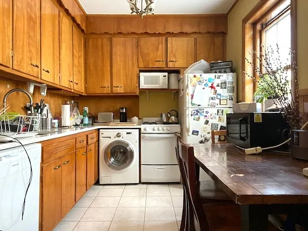 Building Photo - 208 Fuller St #3