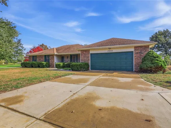 19455 Metcalf Ave, Stilwell, KS 66085
