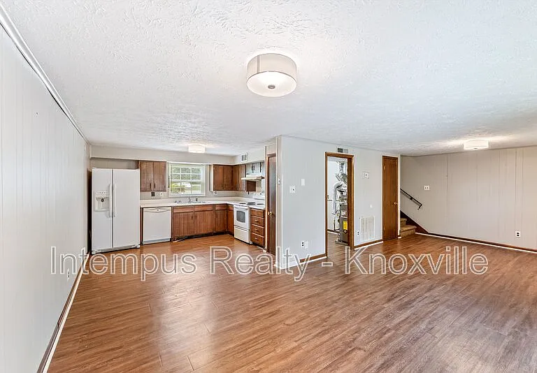 8738 Gleason Dr — Photo 12