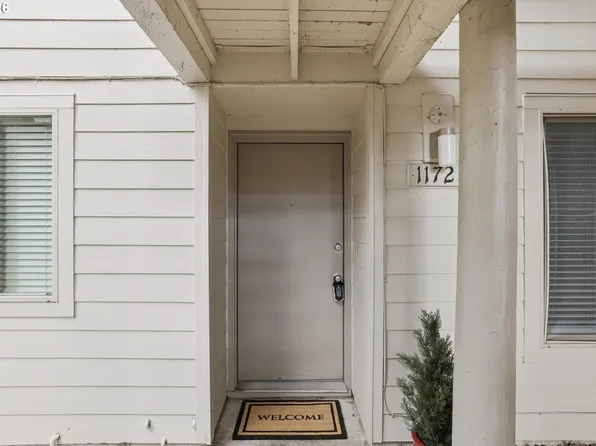 11721 SW Boones Bend Dr #9-3D, Beaverton, OR 97008