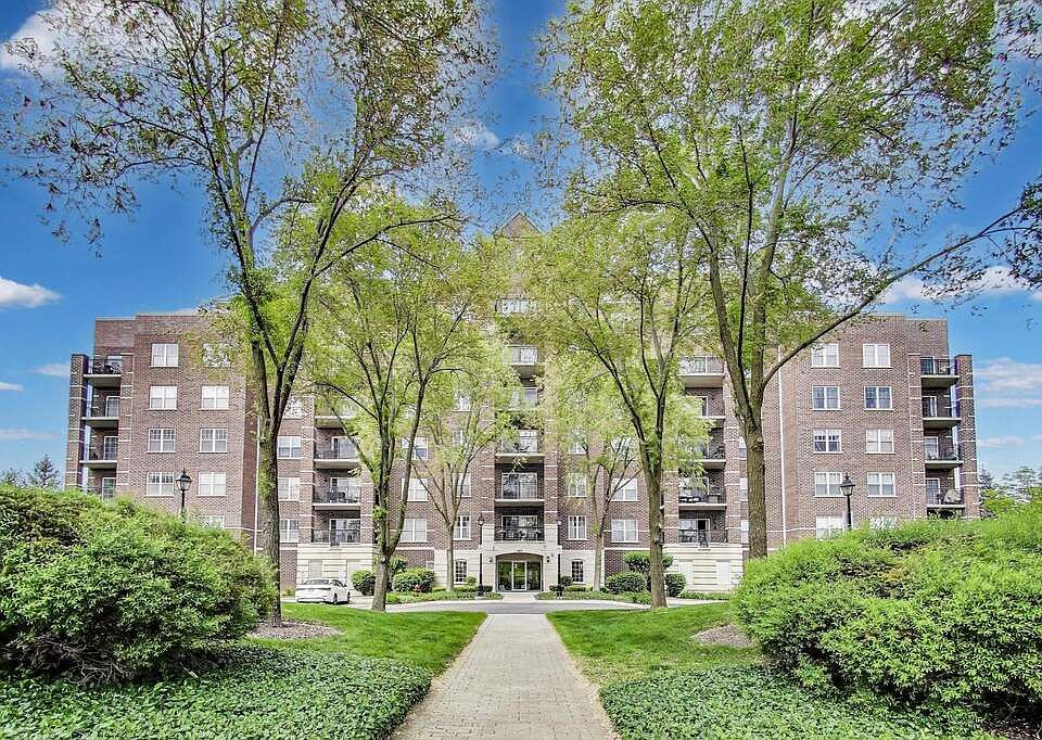1st image of 440 W Mahogany Ct Unit 209
