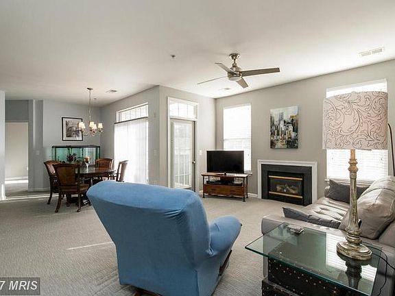4th image of 4151 Castlecary Ln Unit 205