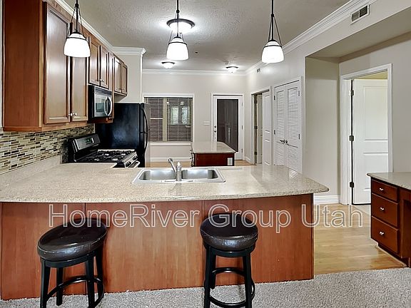 4th image of 2150 S Main St Ste 207