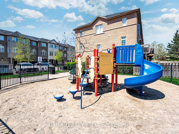 4222 Dixie Rd #76, Mississauga, ON L4W 1M6