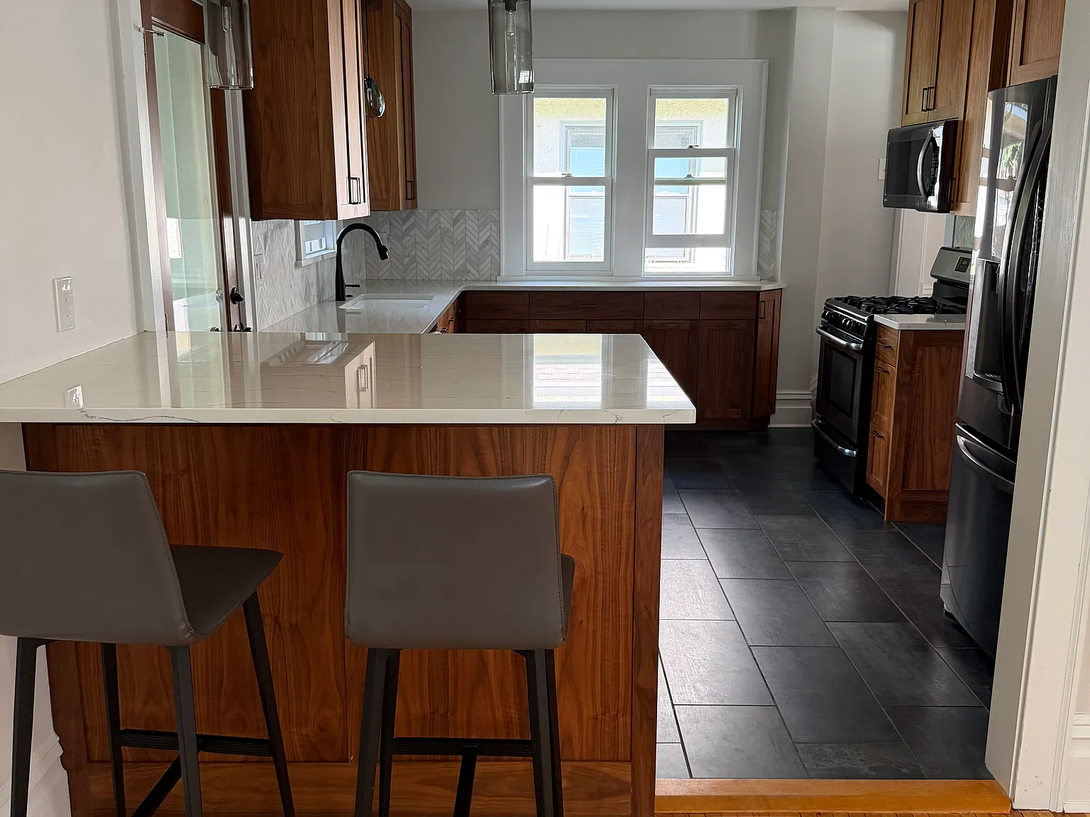 3 bed, 1265 sqft, $3,500 — Photo 3