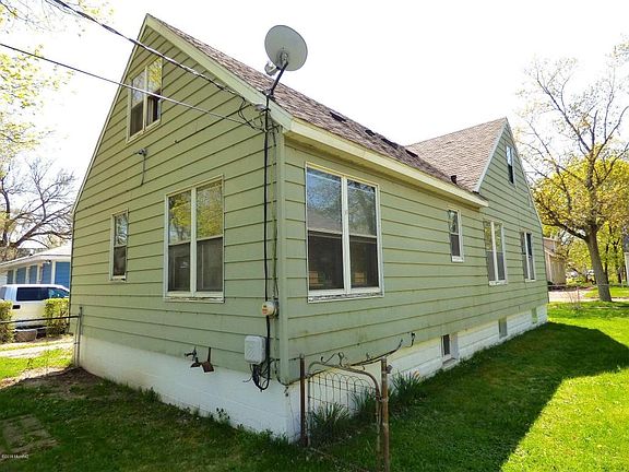 4th image of 1231 Ogden Ave