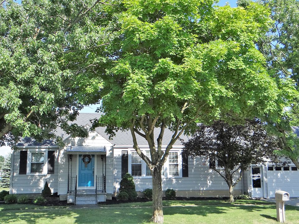 1st image of 102 Lynn St