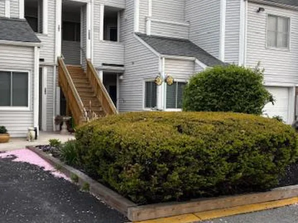 204 Michelle Ct #100, Newark, DE 19711