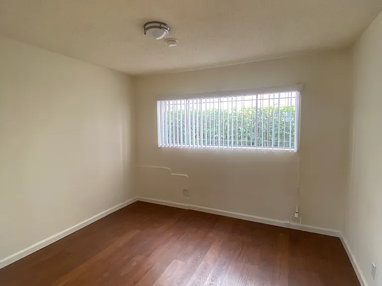 3048 Livonia Ave #5 — Photo 6