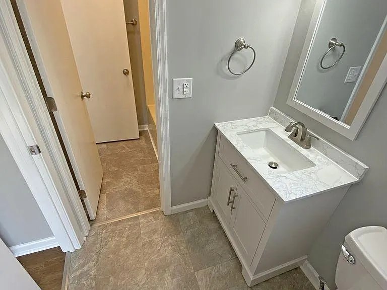 2452 Whitney Ct — Photo 10