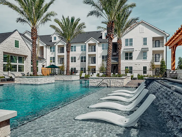 Stonegrove Fall Creek Apartments Pool