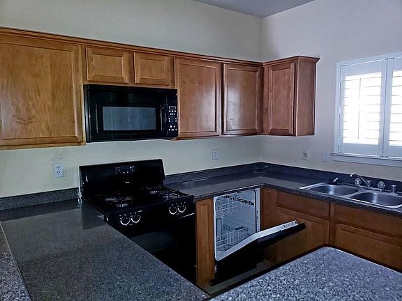 3rd image of 3150 N Yarbrough Dr APT C6