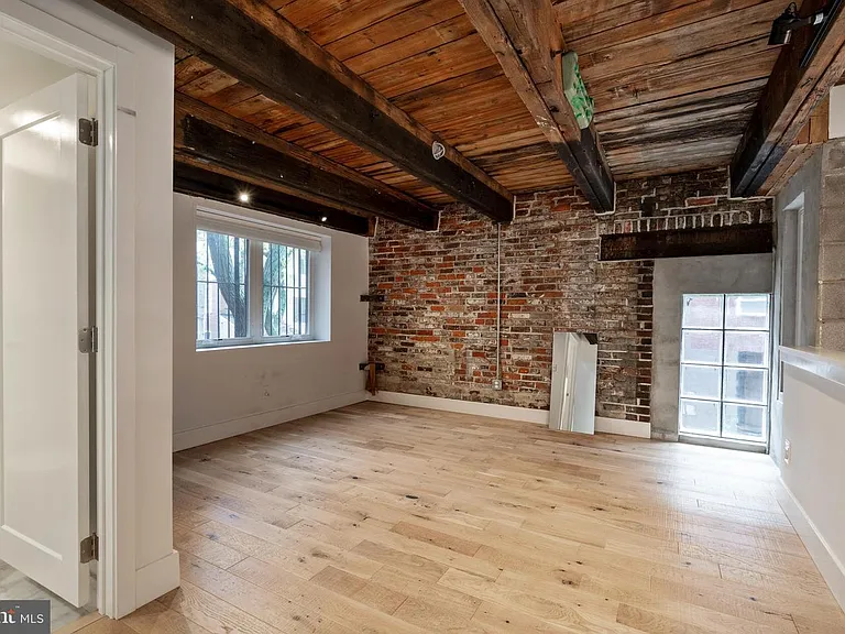 313 Fulton St — Photo 24