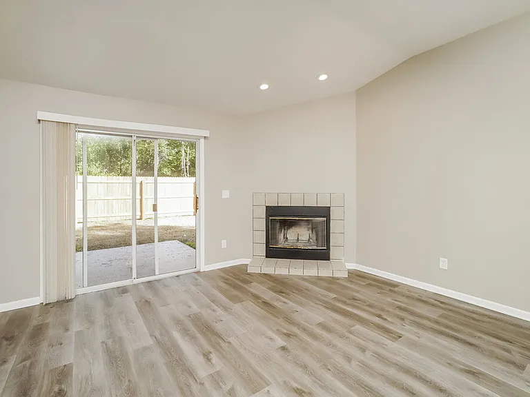 10415 Copperwood Dr — Photo 4