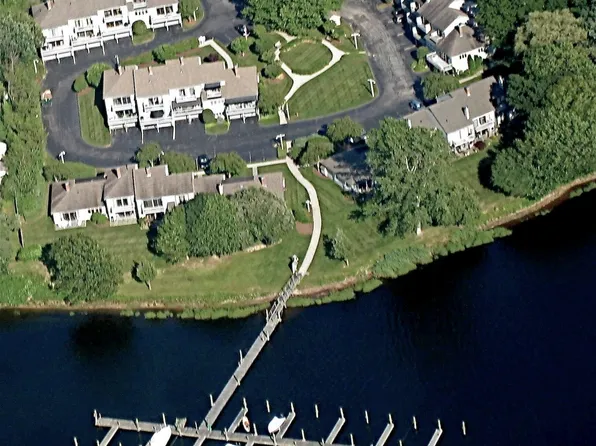 22 Whitehall Landing #22, Stonington, CT 06355