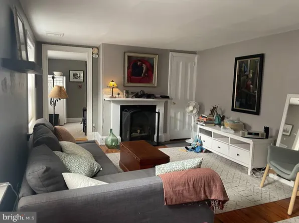 1009 Clinton St APT 4, Philadelphia, PA 19107