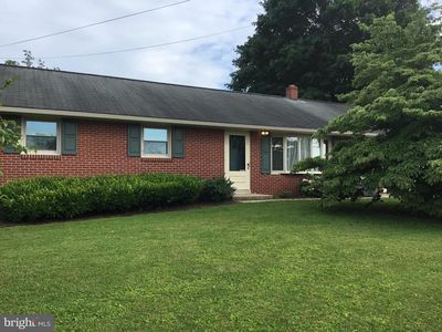 536 W Broad St, New Holland, PA, 17557