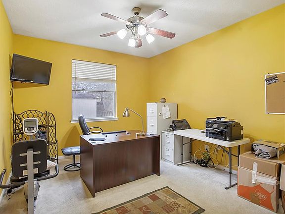 5th image of 1816 Castle Oaks Dr