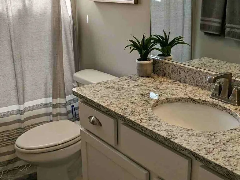708 Goswell Dr — Photo 18