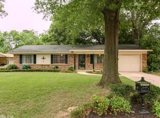4005 Honeysuckle Ln, Texarkana, TX 75503