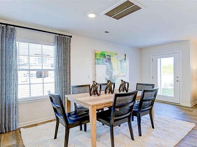 1408 Maltese Ln — Photo 3