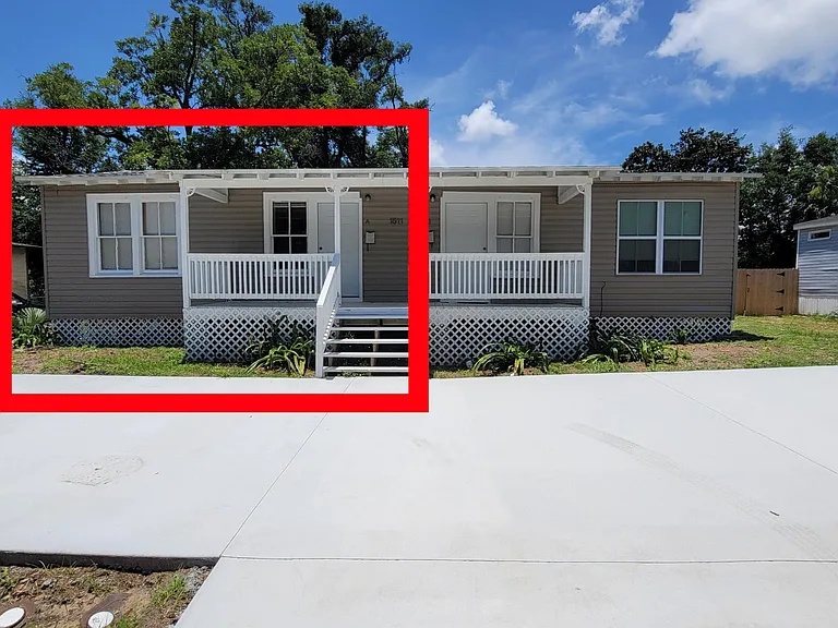 1511 N Davis Hwy #A — Photo 3