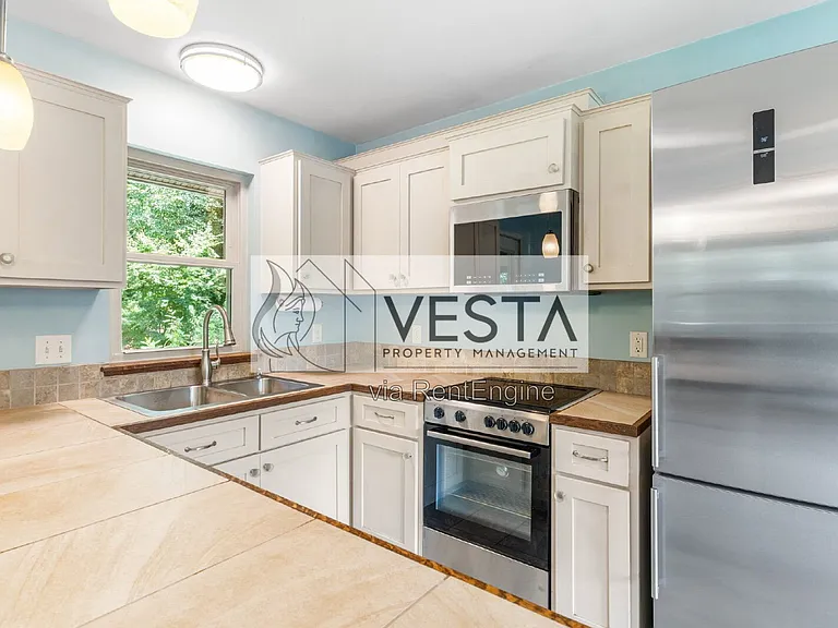 10 Wellspring Ln — Photo 3