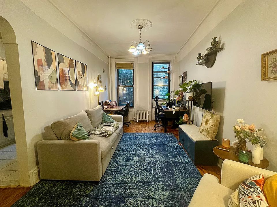 1st image of 277 6th Ave APT 2R